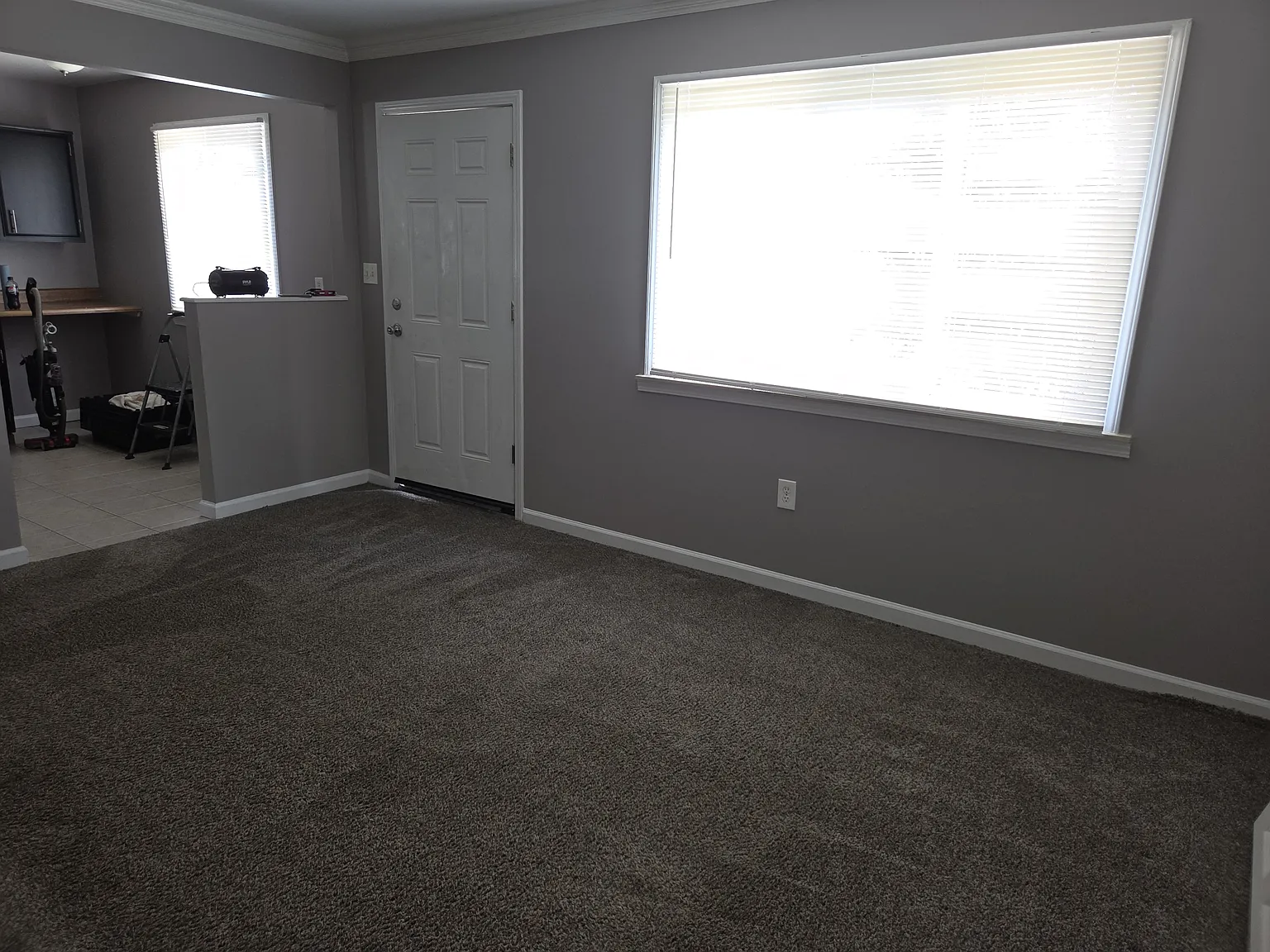 3 bed, 1001 sqft, $1,600 — Photo 4