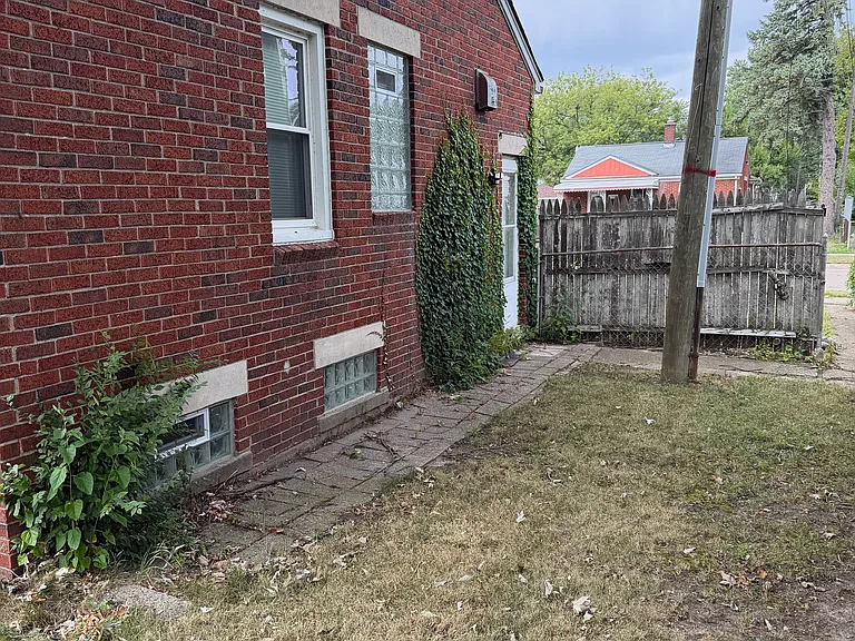 19454 Washtenaw St — Photo 3