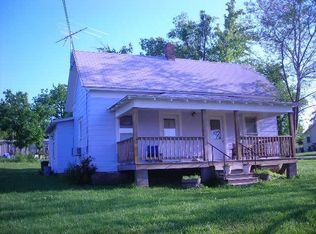 602 E Locust St, Stockton, MO 65785