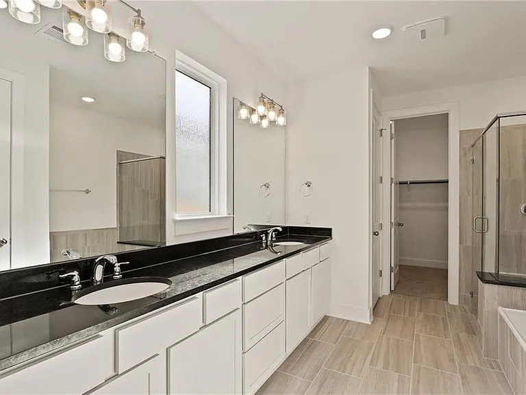 1821 Donetto Dr — Photo 17