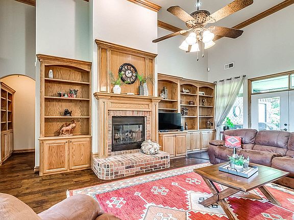 4th image of 5617 Creekmore Dr