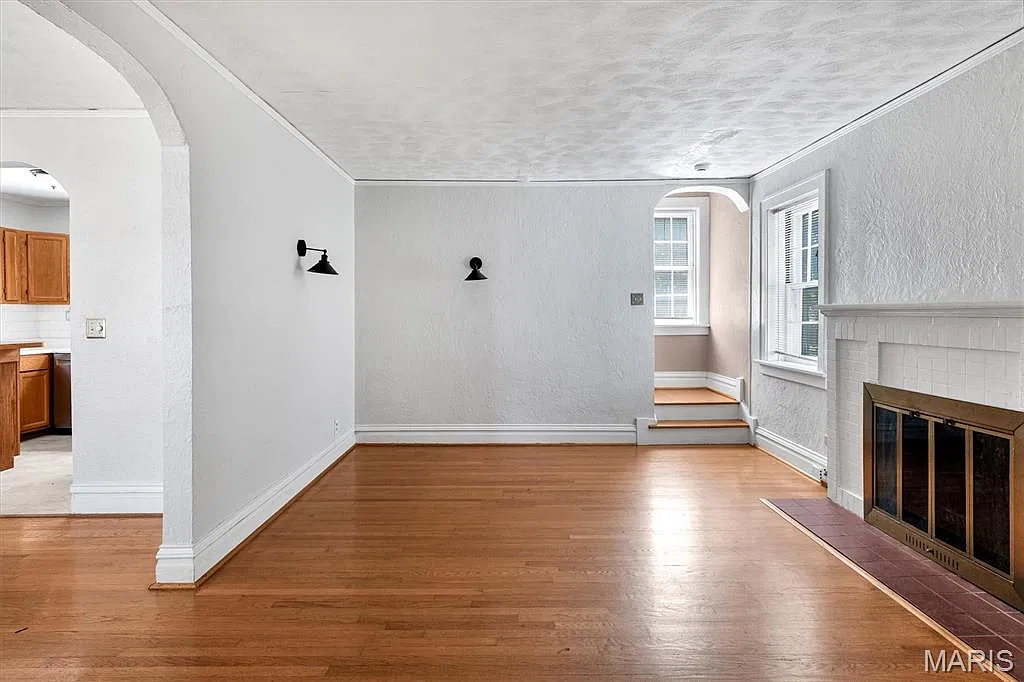 3 bed, 1.5 bath, 1428 sqft, $1,995 — Photo 3