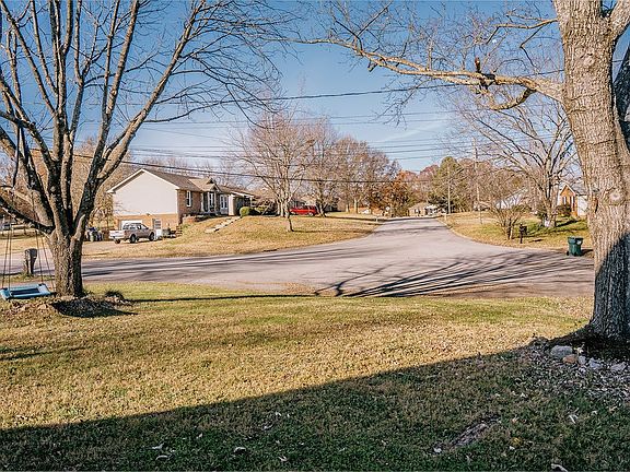 2nd image of 306 Blaine Ct