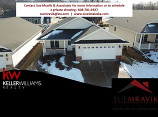 704 Maple Shade Dr, Holmen, WI 54636