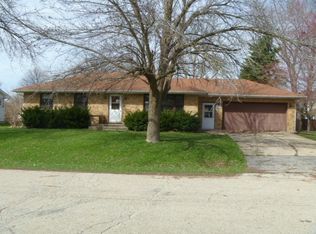 9619 Jean Dr, Hebron, IL