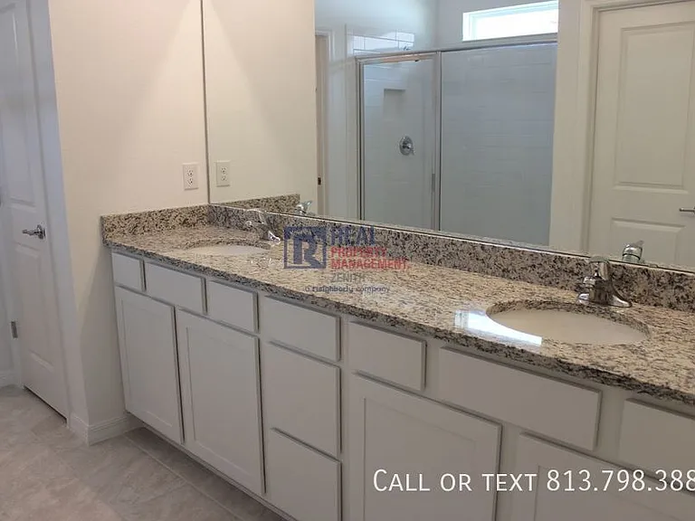 3911 N Maryland Ave — Photo 34