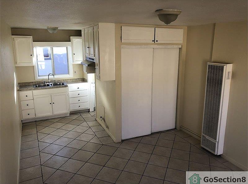 2nd image of 10957 S Figueroa St #9