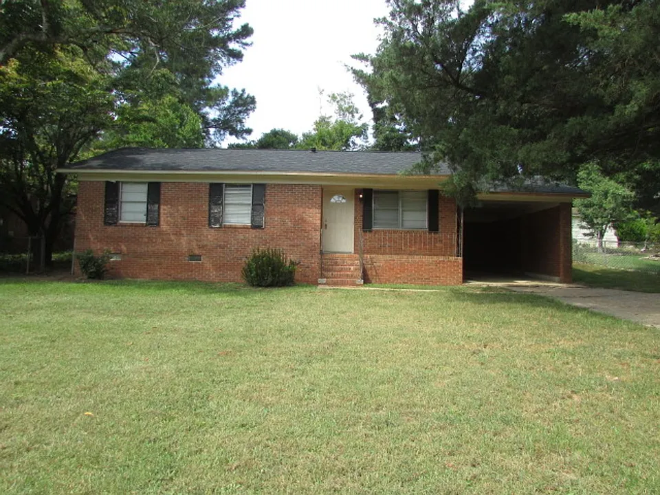 2444 Derwent Dr