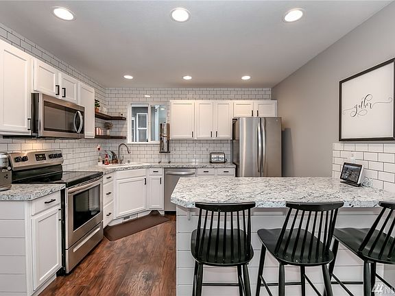 3rd image of 6628 130th St Ct E