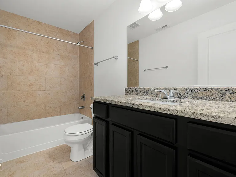 821 W Chase Ln — Photo 26