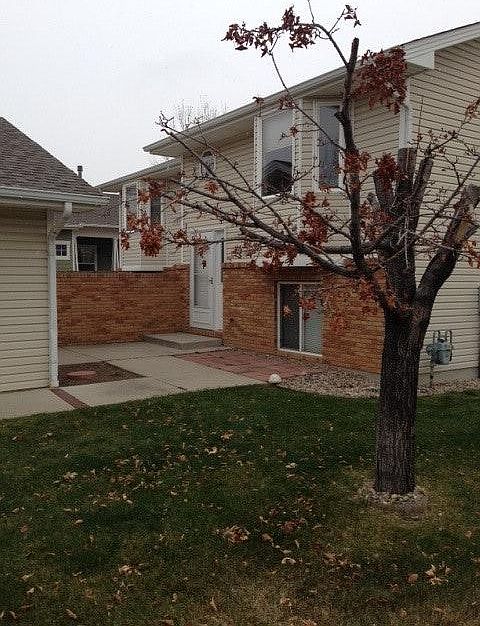 1st image of 879 Welch Ave