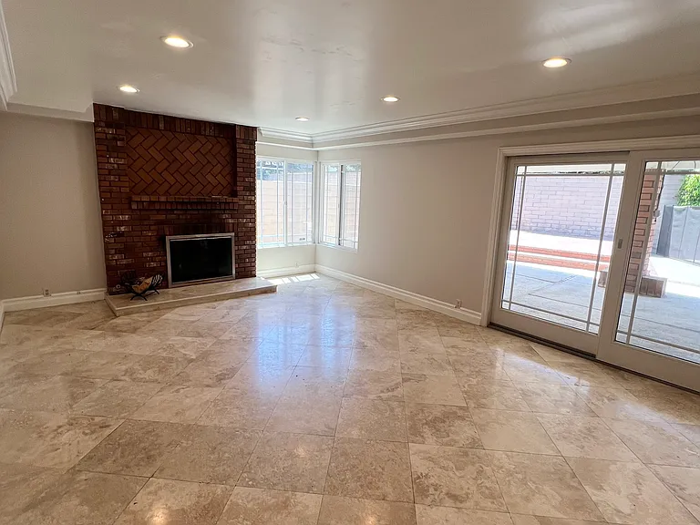 17141 Green Ln — Photo 14