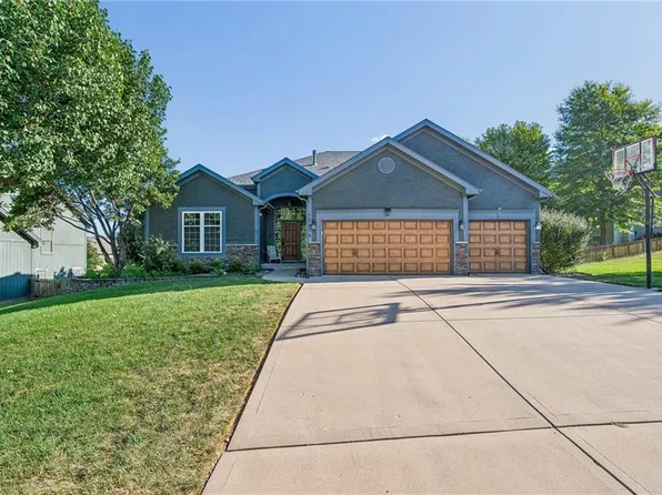 10616 NE 101st St, Kansas City, MO 64157