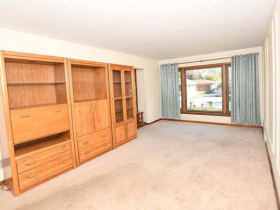 4th image of 4859 Wick Dr