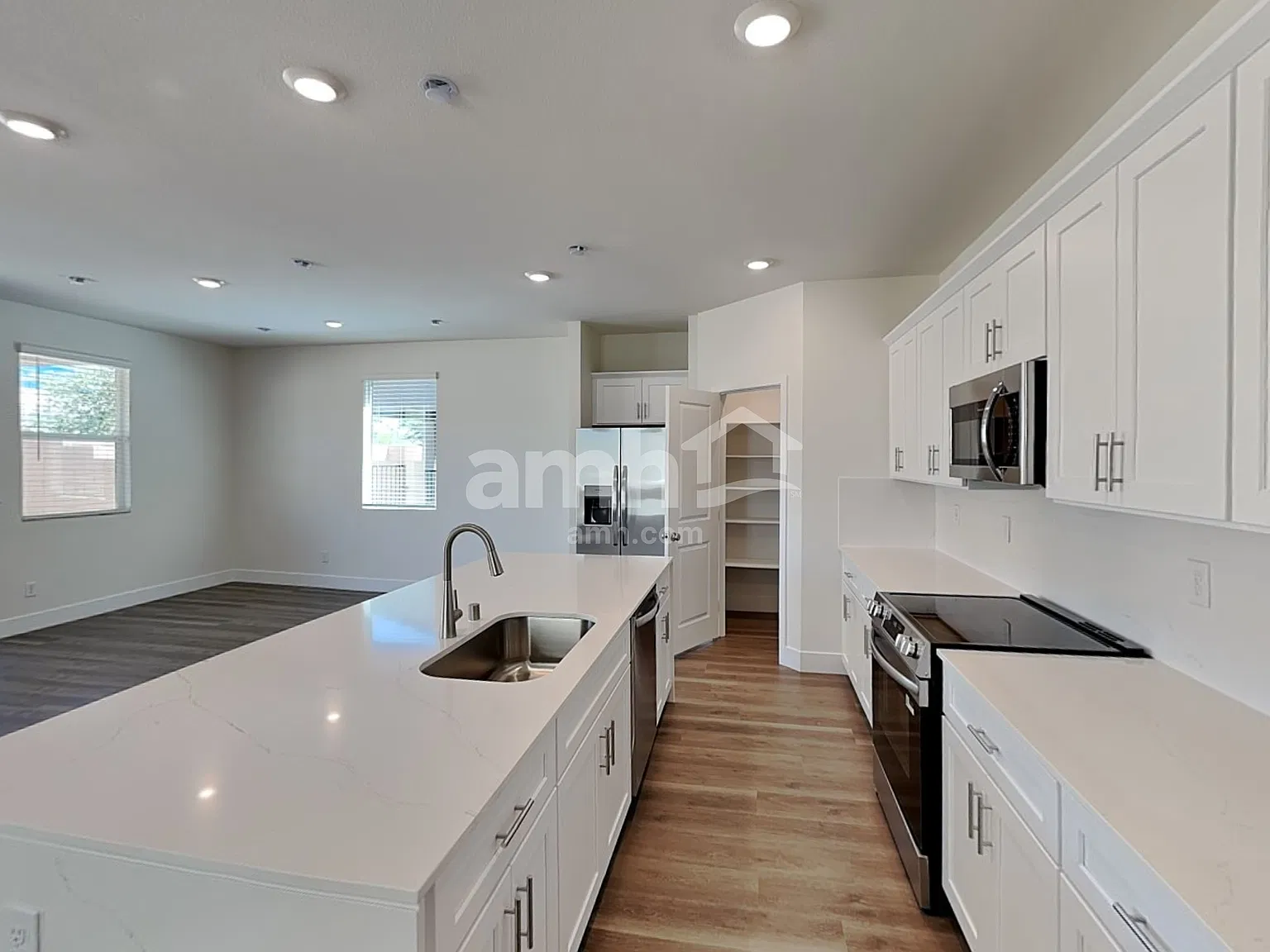 4 bed, 3.0 bath, 2239 sqft, $2,820 — Photo 4
