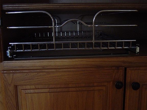 great storage incl pull-out rack