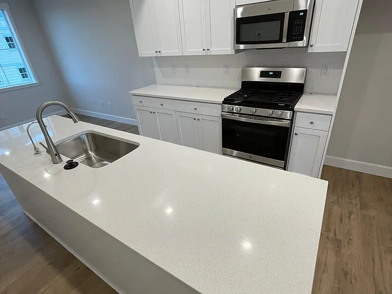 12979 SW Meadbrook Ln — Photo 2