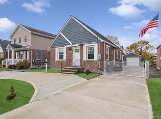 109 Caroline Avenue, Franklin Square, NY 11010