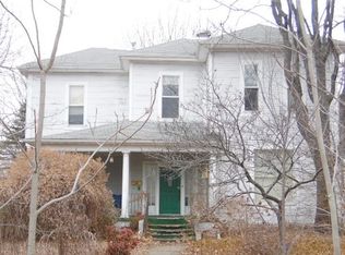 228 S Main St, Nevada, MO 64772