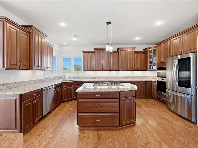 10216 Lees Mill Rd — Photo 18