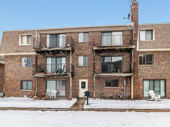 3rd image of 1454 Carol Ct APT 2B