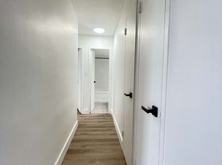 70 Paisley, Mississauga, ON L5B 1E1