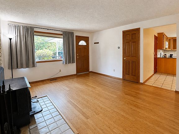 5th image of 9117 SW 50th Ave