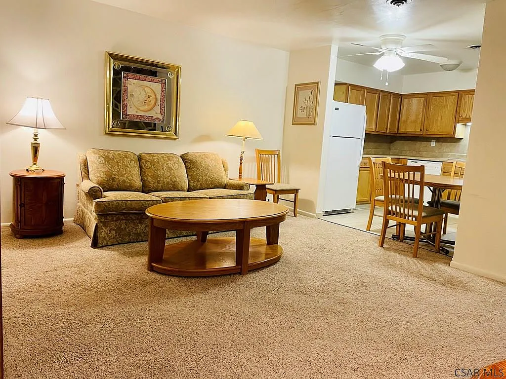 2 bed, 1.0 bath, $1,295 — Photo 2