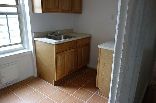 2nd image of 1800 Archer St