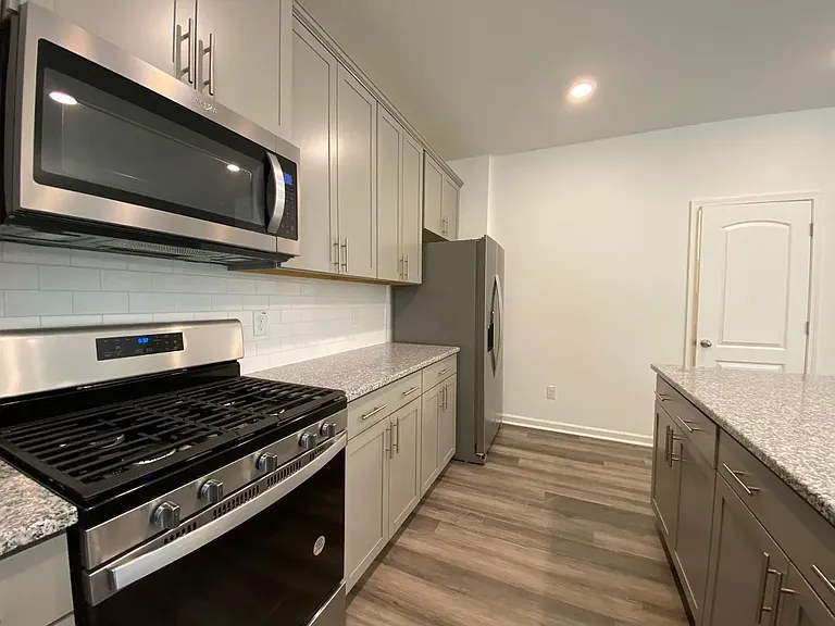 172 Potomac River St — Photo 8