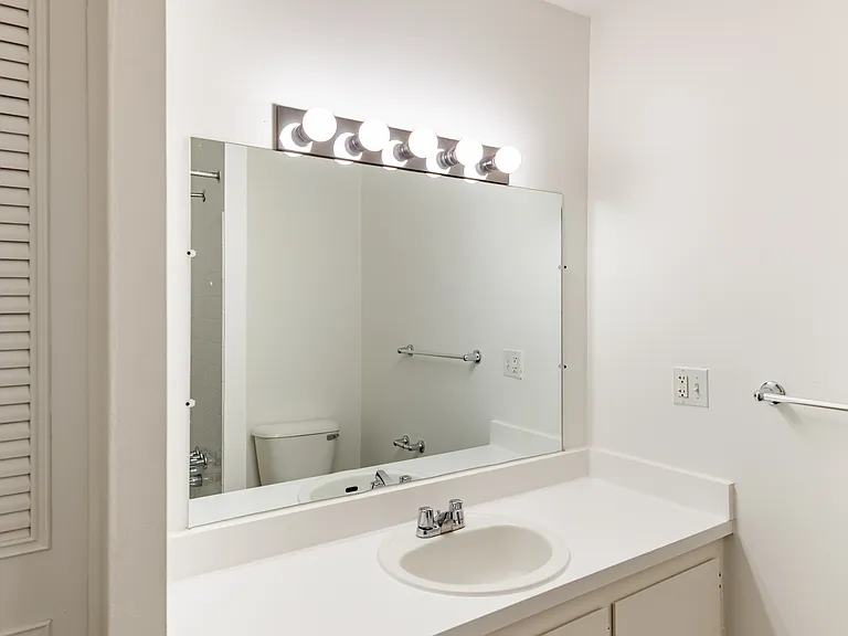 Riverside Village Apartments — Photo 14
