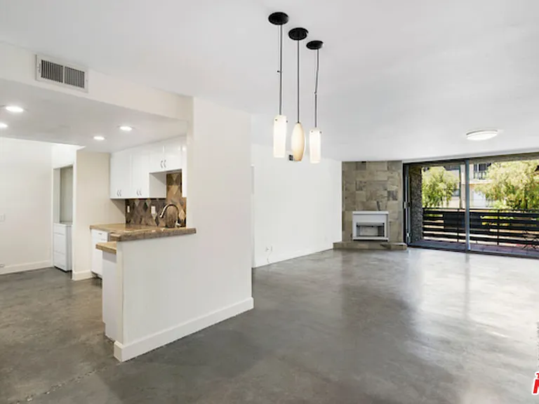 11706 Montana Ave #104 — Photo 7