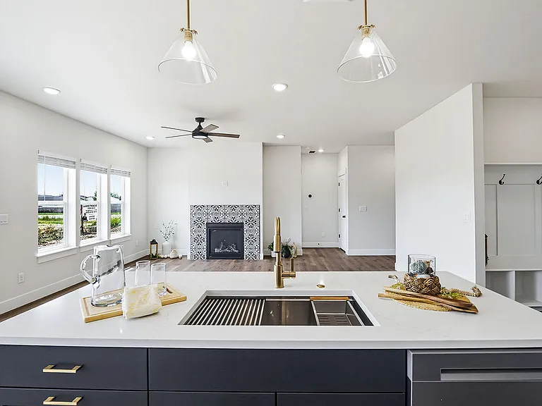 485 E River Ln — Photo 18