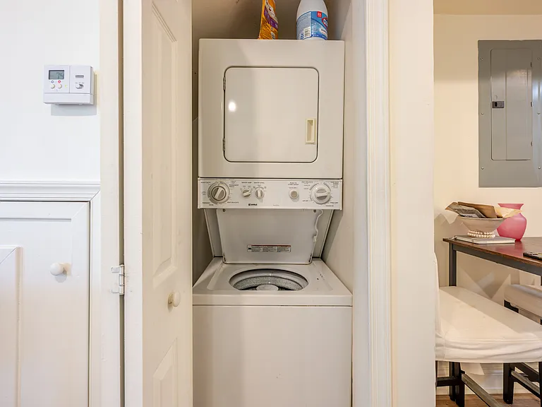 1909 M St NE #2 — Photo 22
