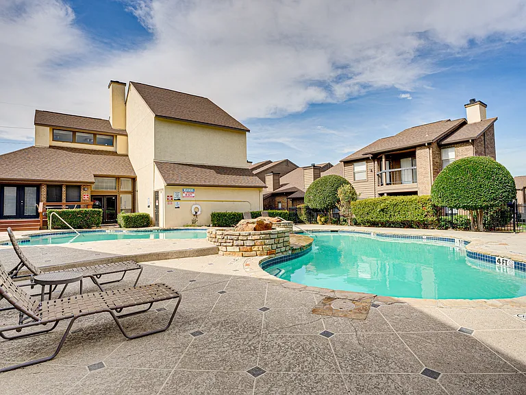 Woodland Hills — Photo 15