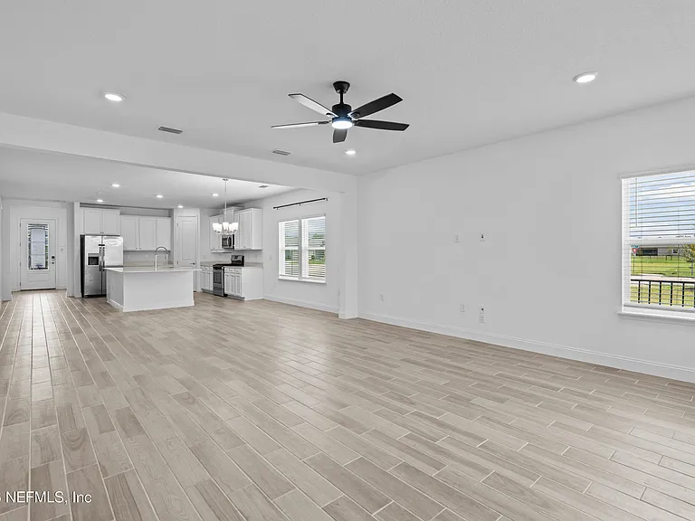 260 Oaklawn Ct — Photo 32