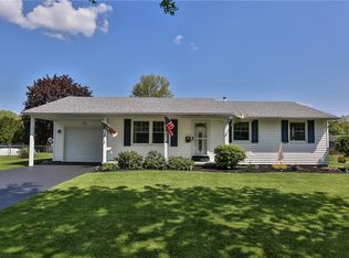 34 Courtly Cir, Rochester, NY 14615