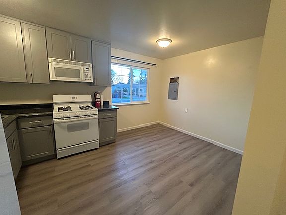 2nd image of 22780 Blackwood Ave