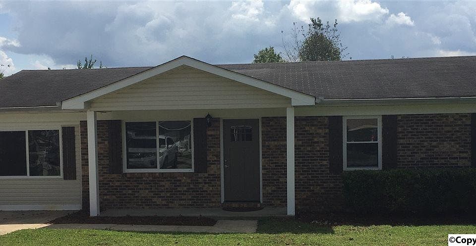1st image of 2442 Yorkshire Dr SW
