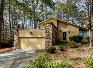 335 Lakeview Rdg W, Roswell, GA 30076
