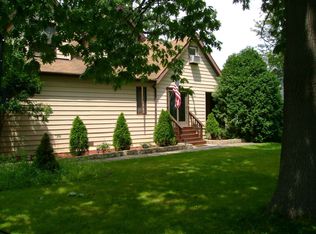 3413 Landsend Ct, Island Lake, IL 60042