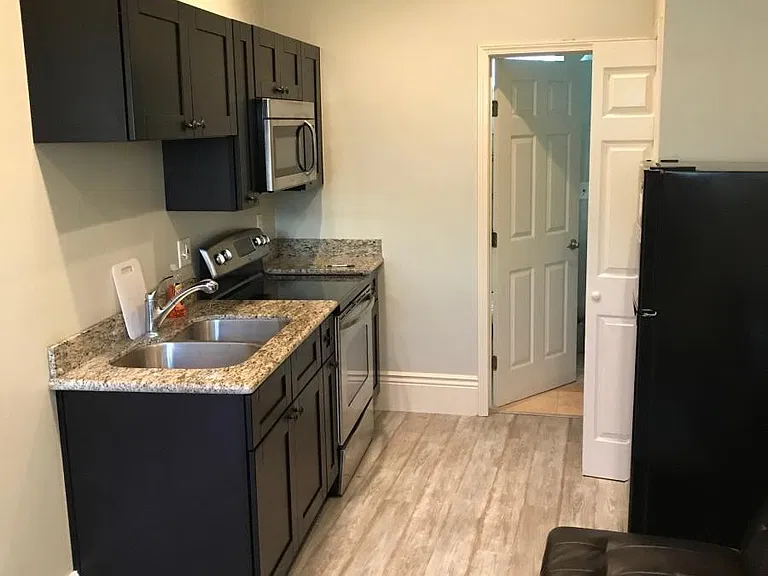 316 S Lopez St #B — Photo 2