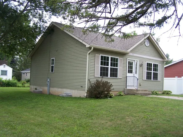 7117 Seminole Dr, Wonder Lake, IL 60097