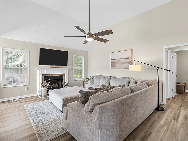 1092 Bobcat Dr — Photo 8