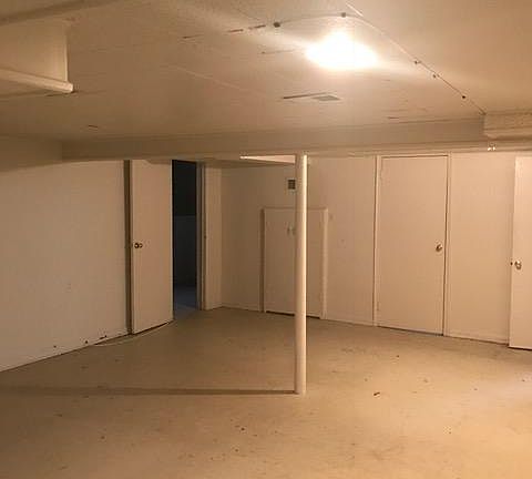 4th image of 21101 Huntington Ave