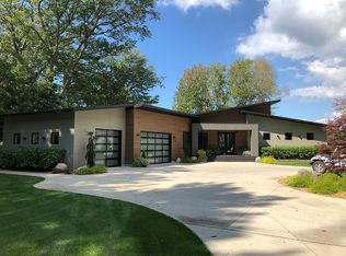 1598 Rood Point Rd, Norton Shores, MI 49441