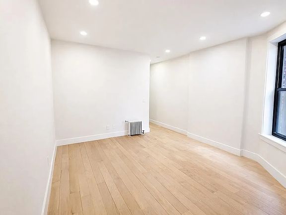 2nd image of 206 W 96th St #3D