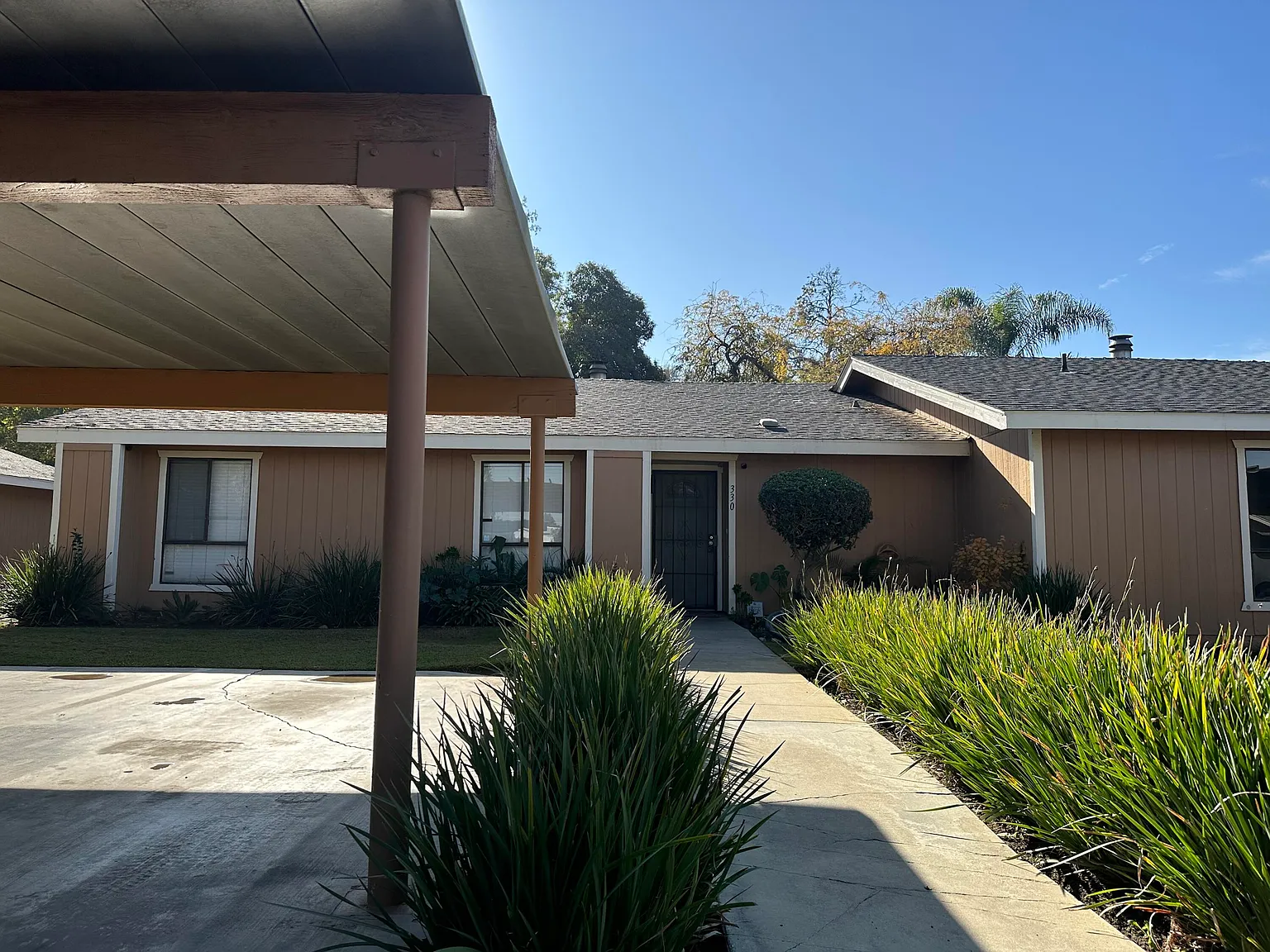 330 N Crenshaw Street photo 1