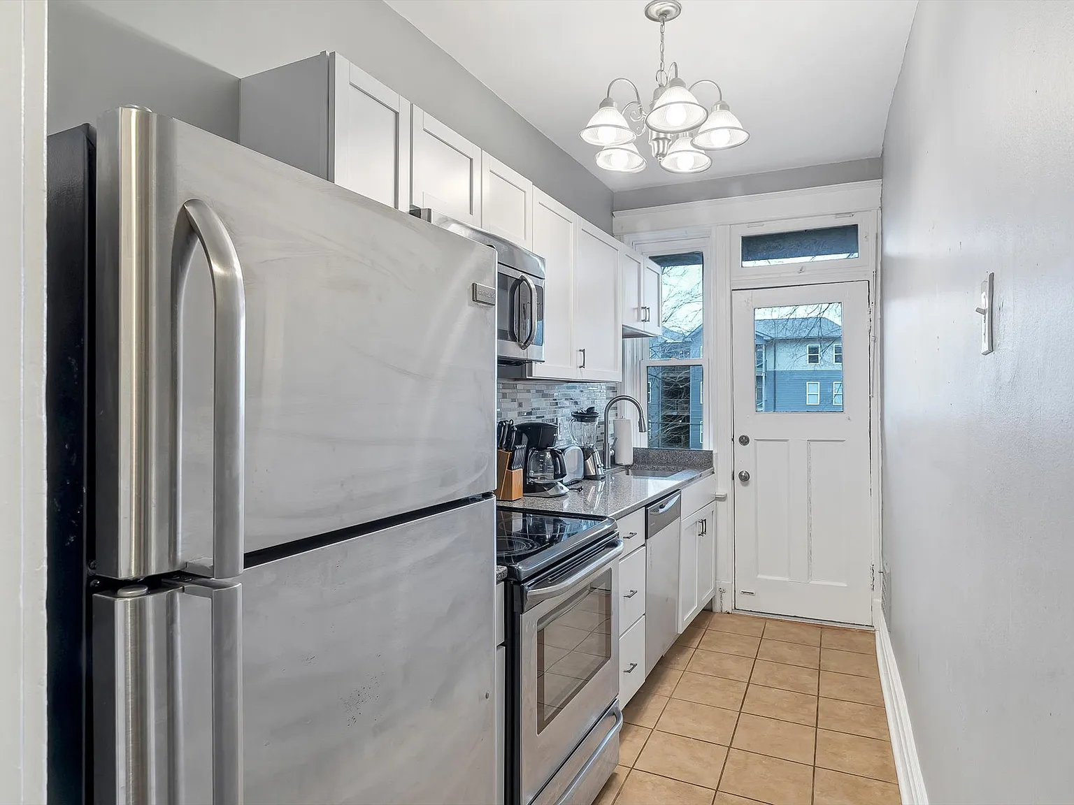2 bed, 850 sqft, $1,350 — Photo 4