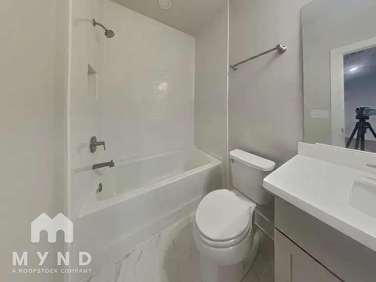 1273 Windmill Pkwy — Photo 27